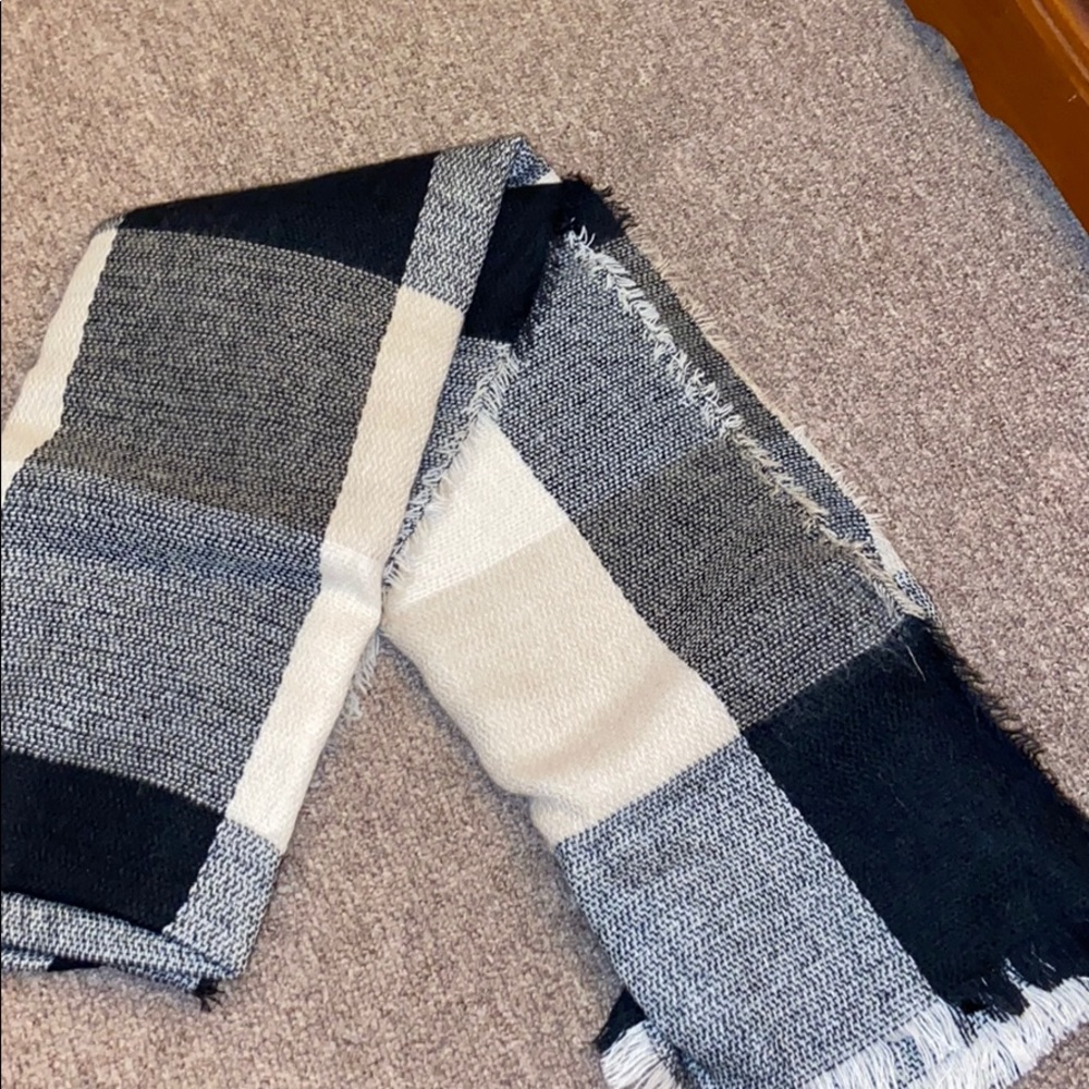 Old navy scarf